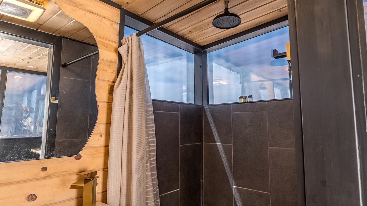 Photo of Bathroom in Beryl Junction