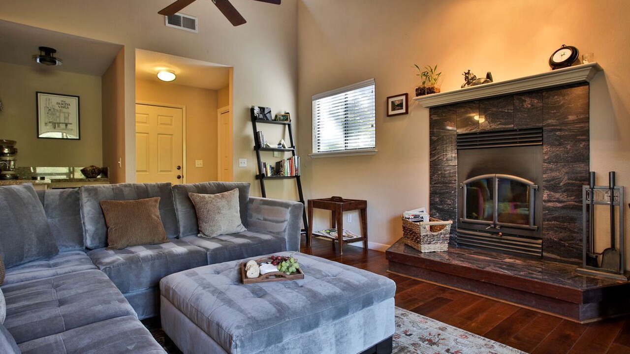 Photo of Livingroom in Guerneville