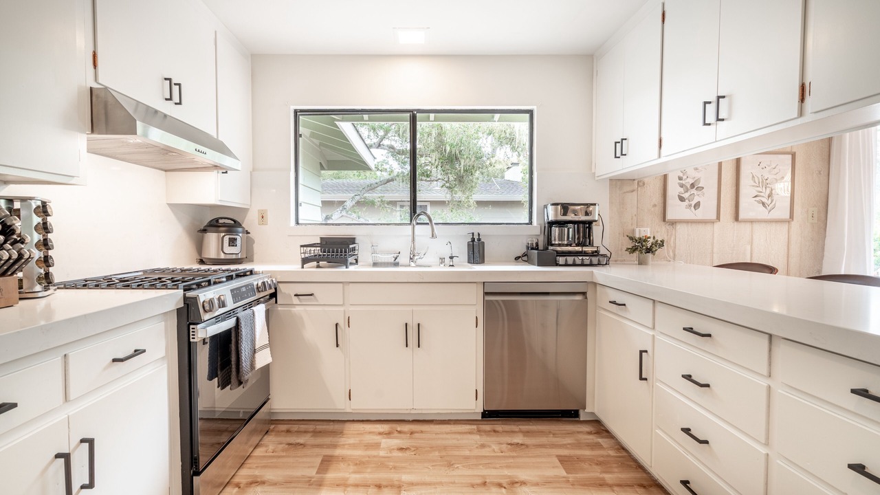 Photo of Kitchen in Del Monte Forest