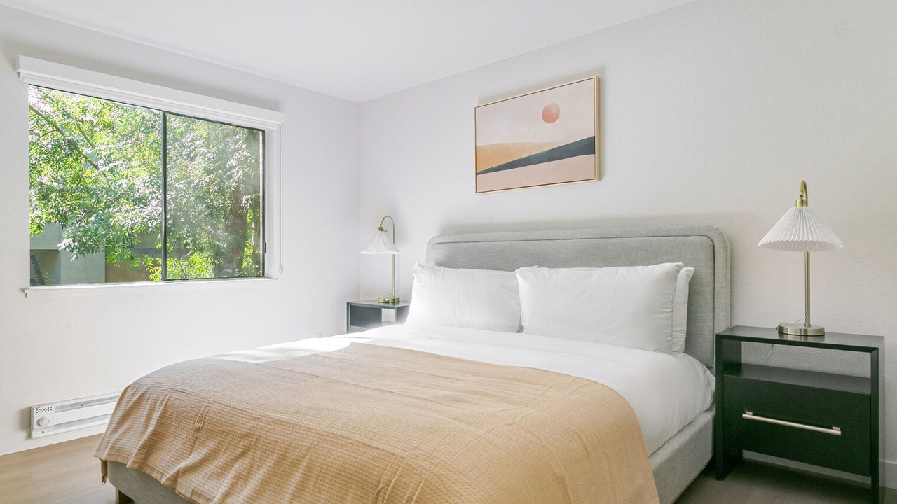 Photo of Bedroom in Shoreline West