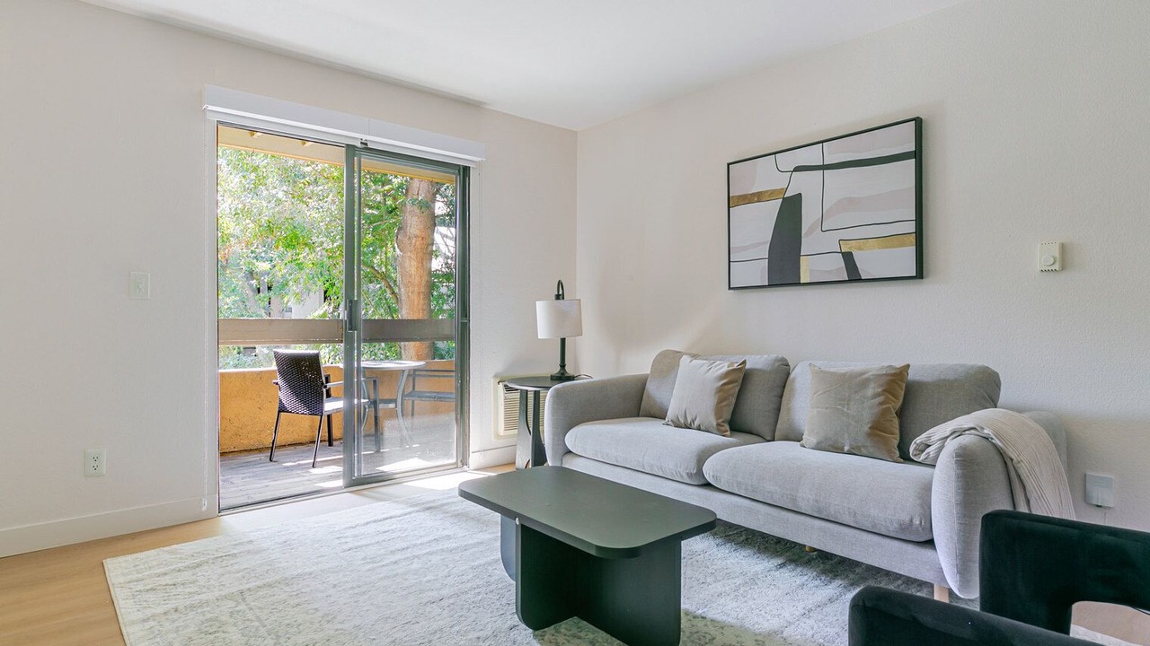 Photo of Livingroom in Shoreline West