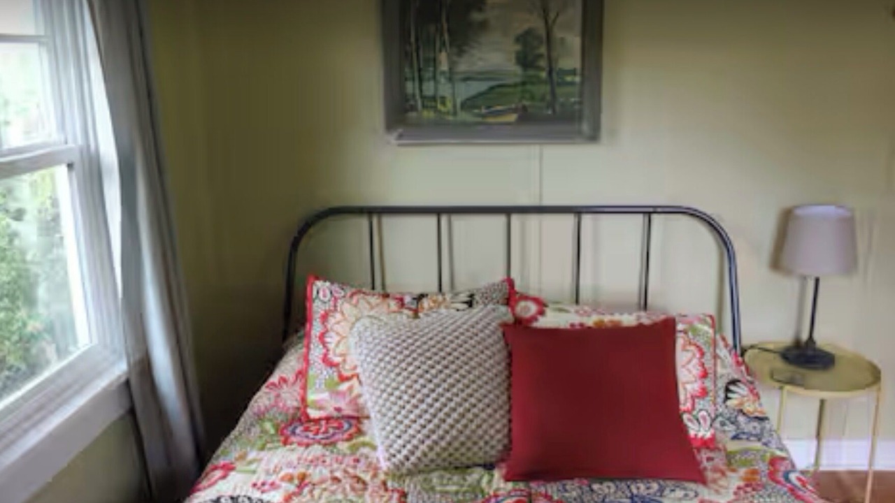 Photo of Bedroom in Lincoln Beach
