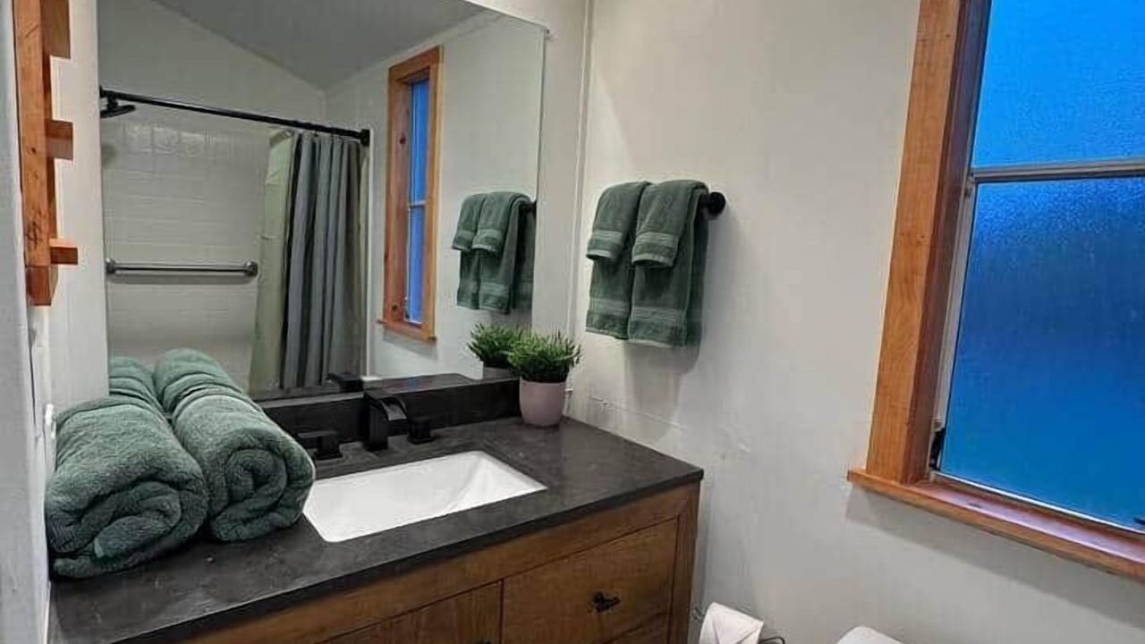 Photo of Bathroom in Covelo