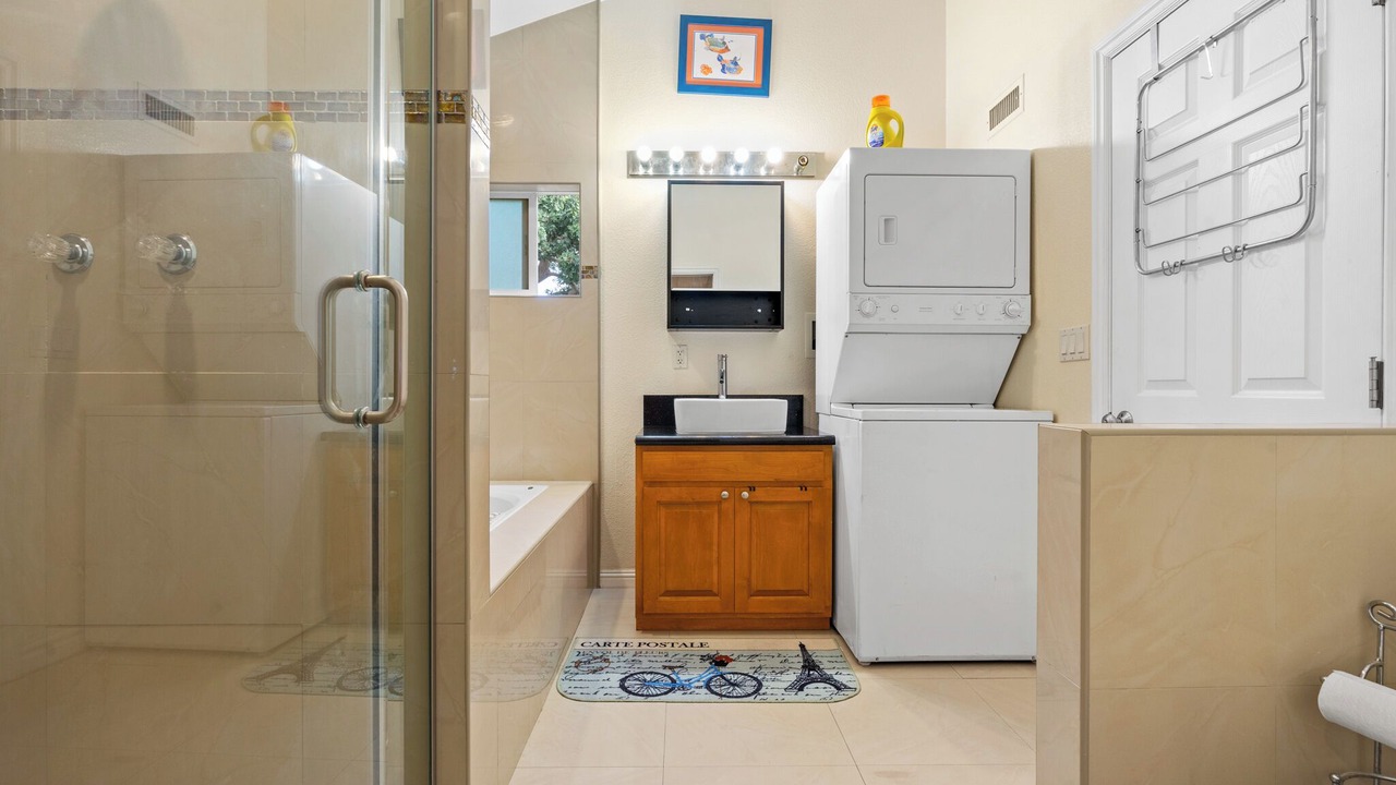Photo of Bathroom in East Side Costa Mesa