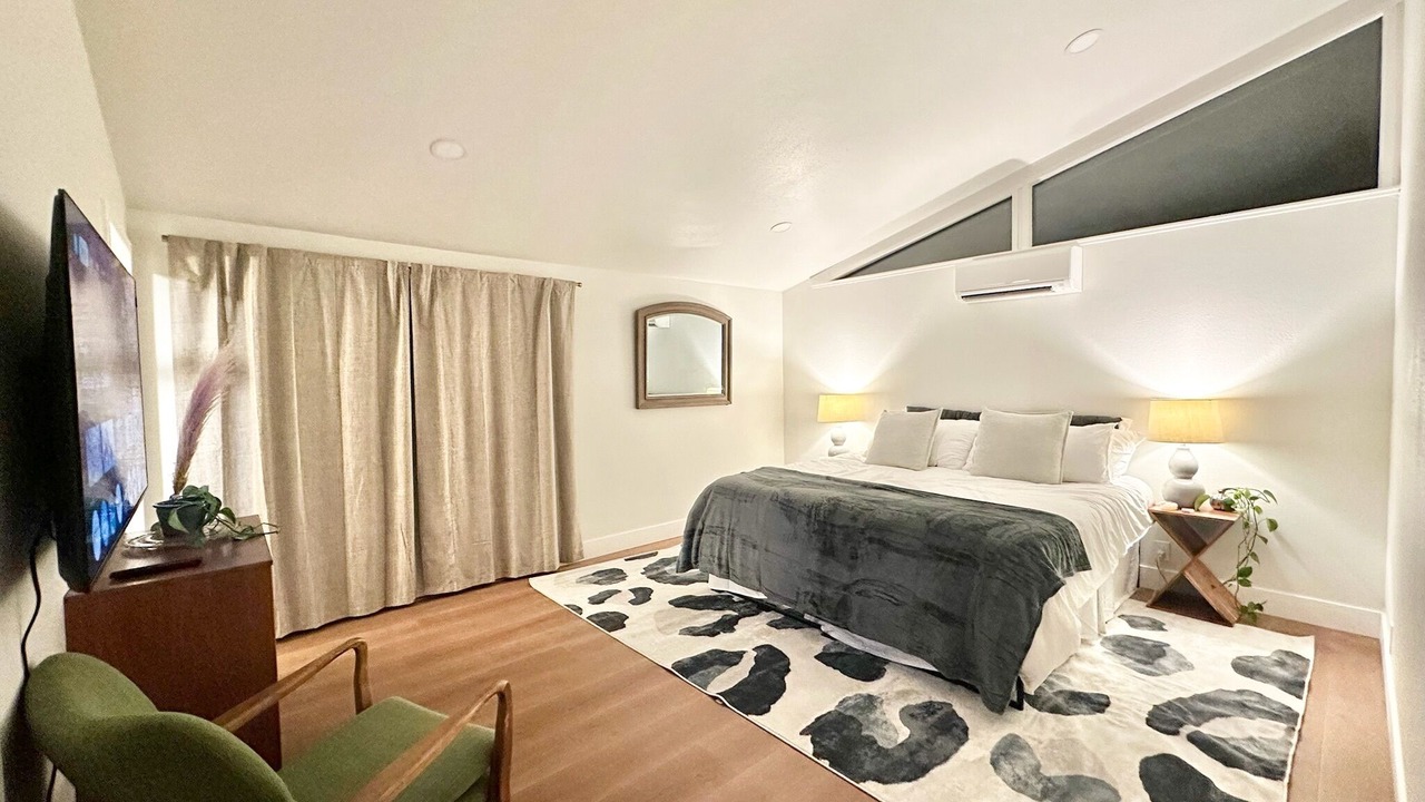 Photo of Bedroom in Myers Flat
