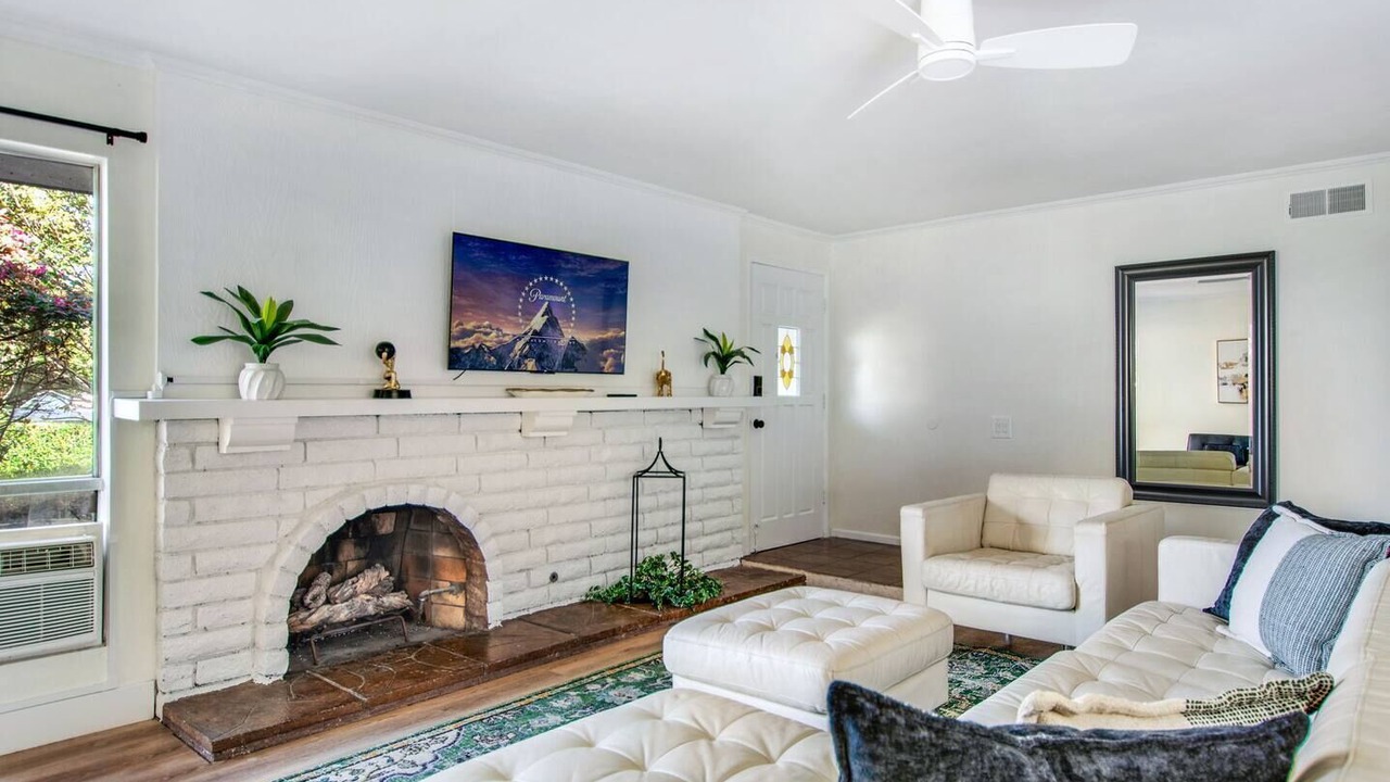 Photo of Livingroom in Santa Ana