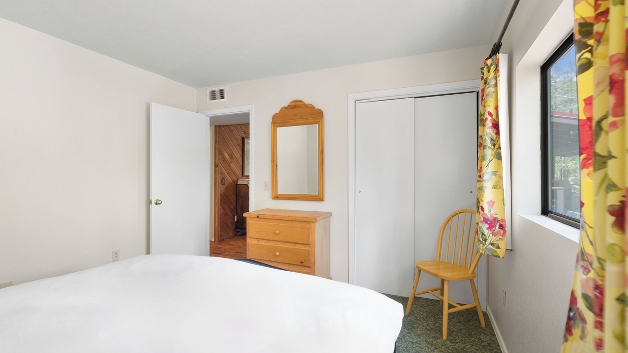 Photo of Bedroom in Strawberry
