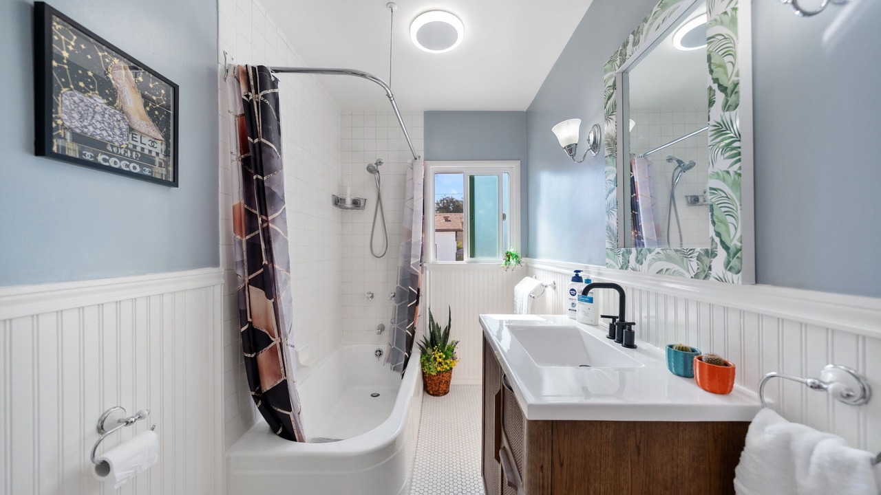 Photo of Bathroom in East Pasadena