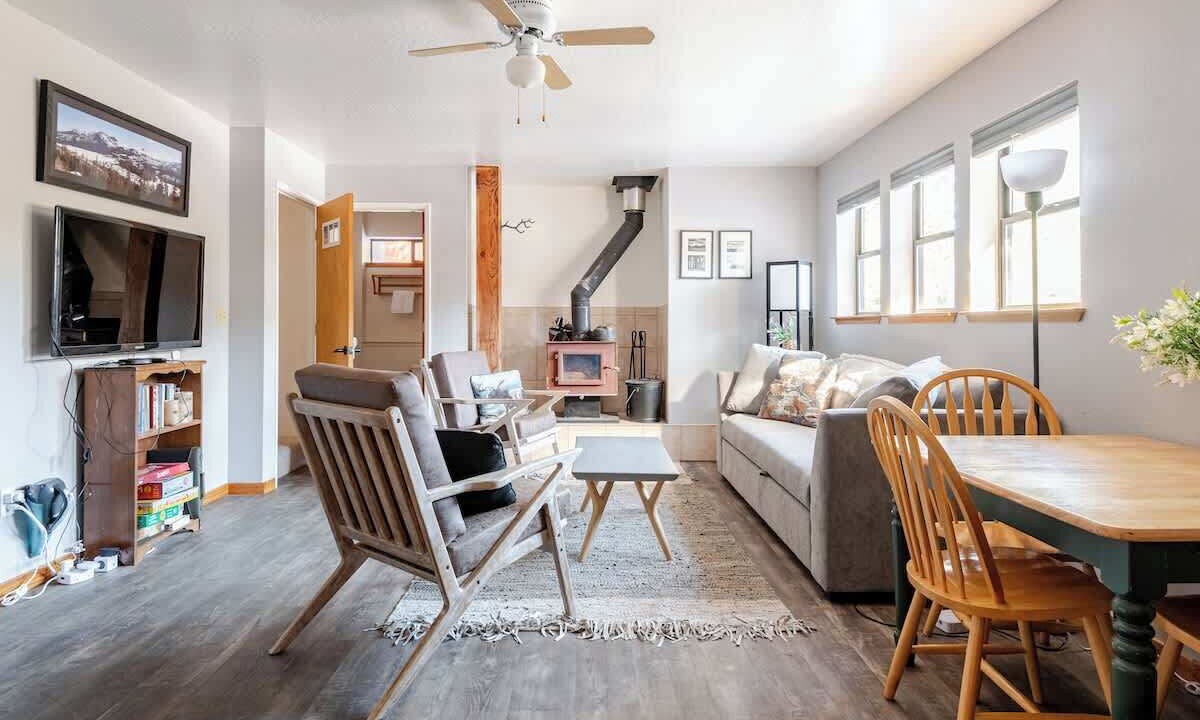 Photo of Livingroom in West Meadows