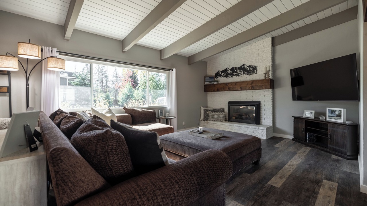Photo of Livingroom in Tahoe Keys