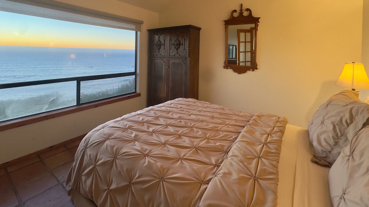 Photo of Bedroom in Gualala