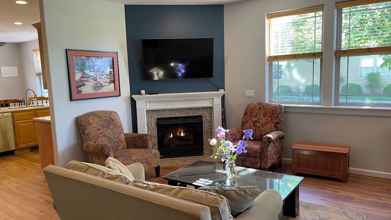Photo of Livingroom in Ashland