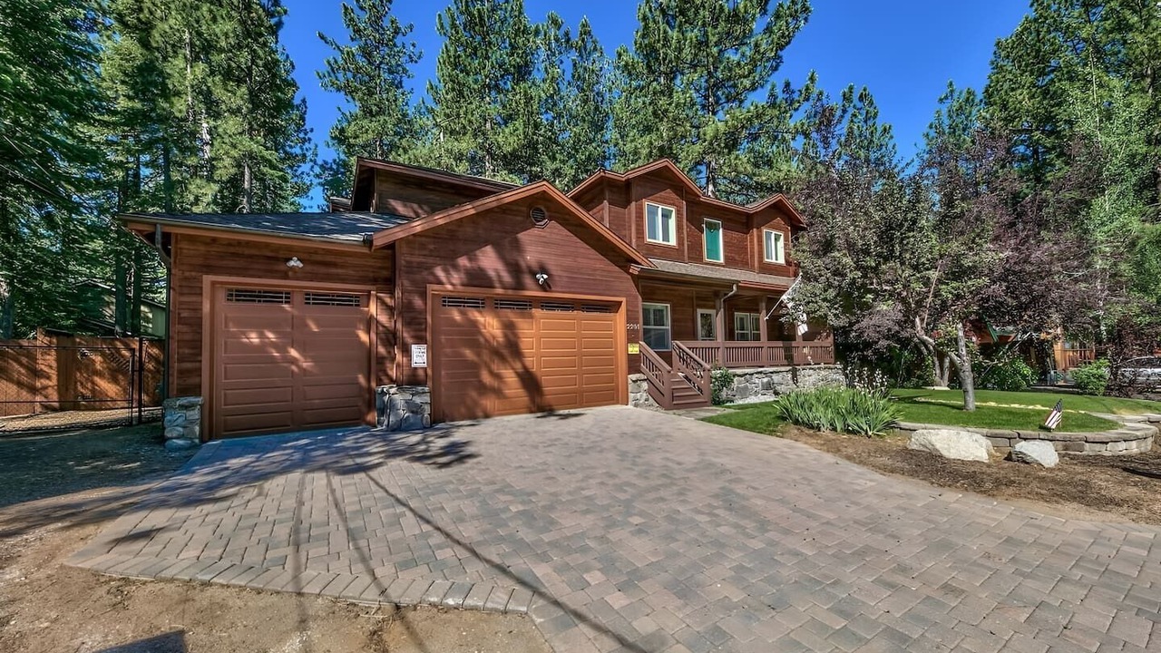 Photo of Outdoor in Montgomery Estates