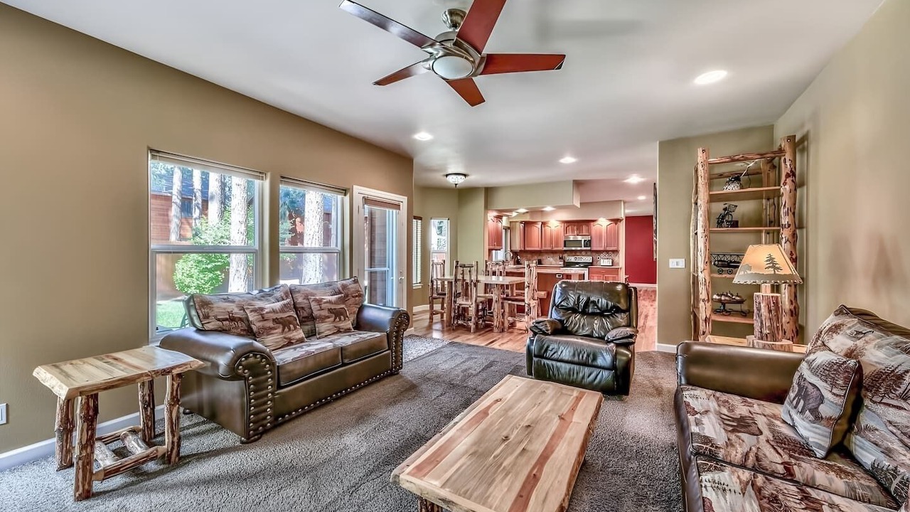 Photo of Livingroom in Montgomery Estates