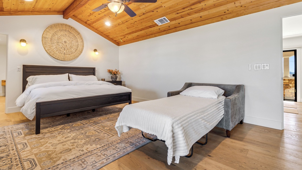 Photo of Bedroom in Hollister