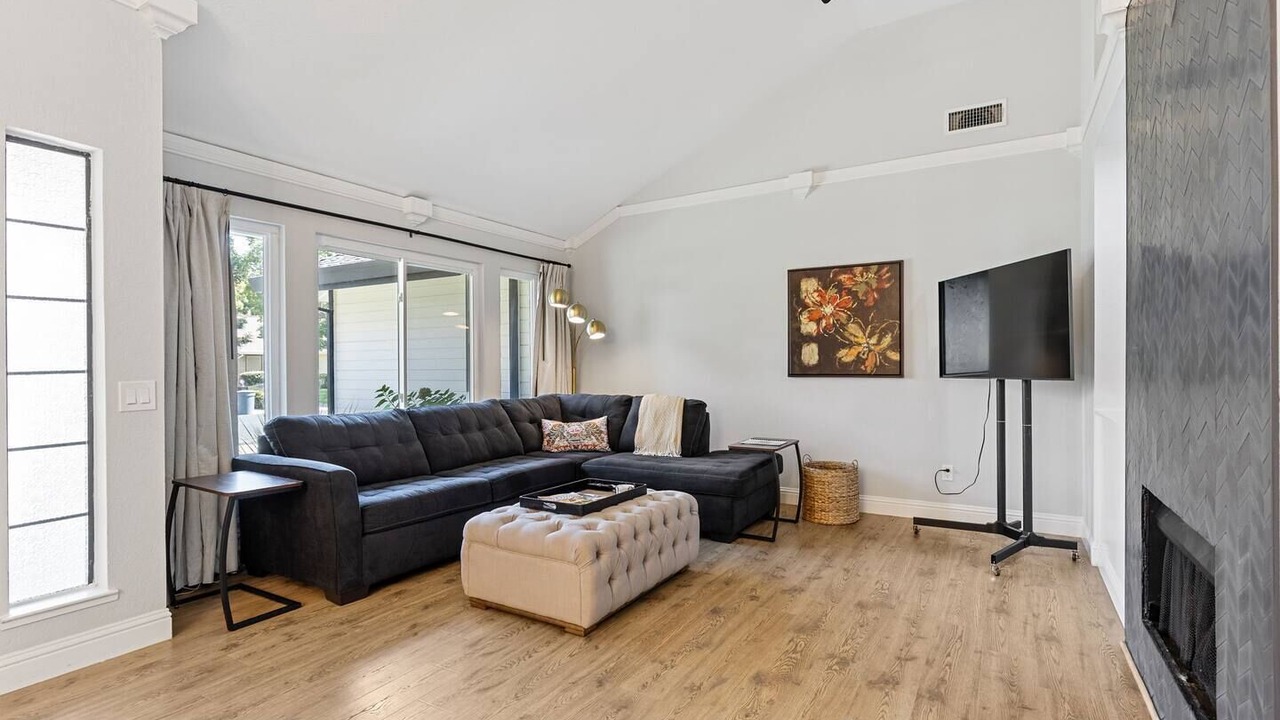 Photo of Livingroom in Roseville