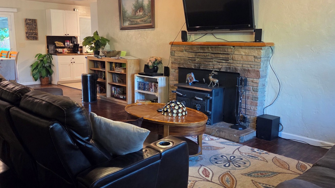 Photo of Livingroom in Enterprise