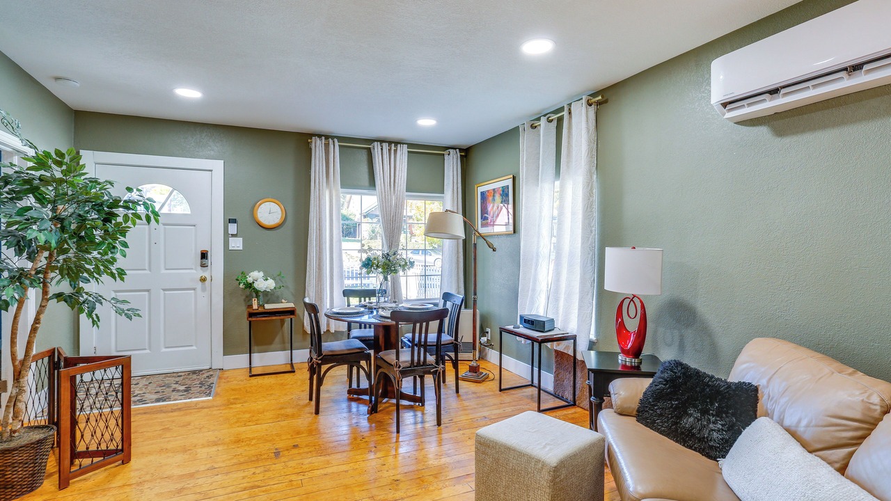 Photo of Livingroom in Susanville