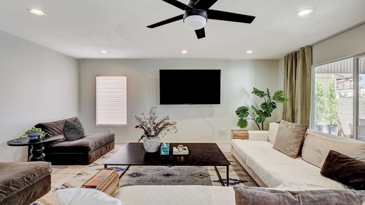 Photo of Livingroom in Silverado Ranch