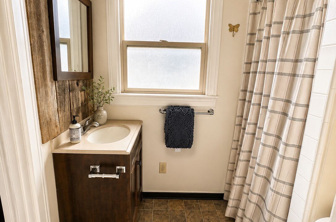 Photo of Bathroom in Yreka