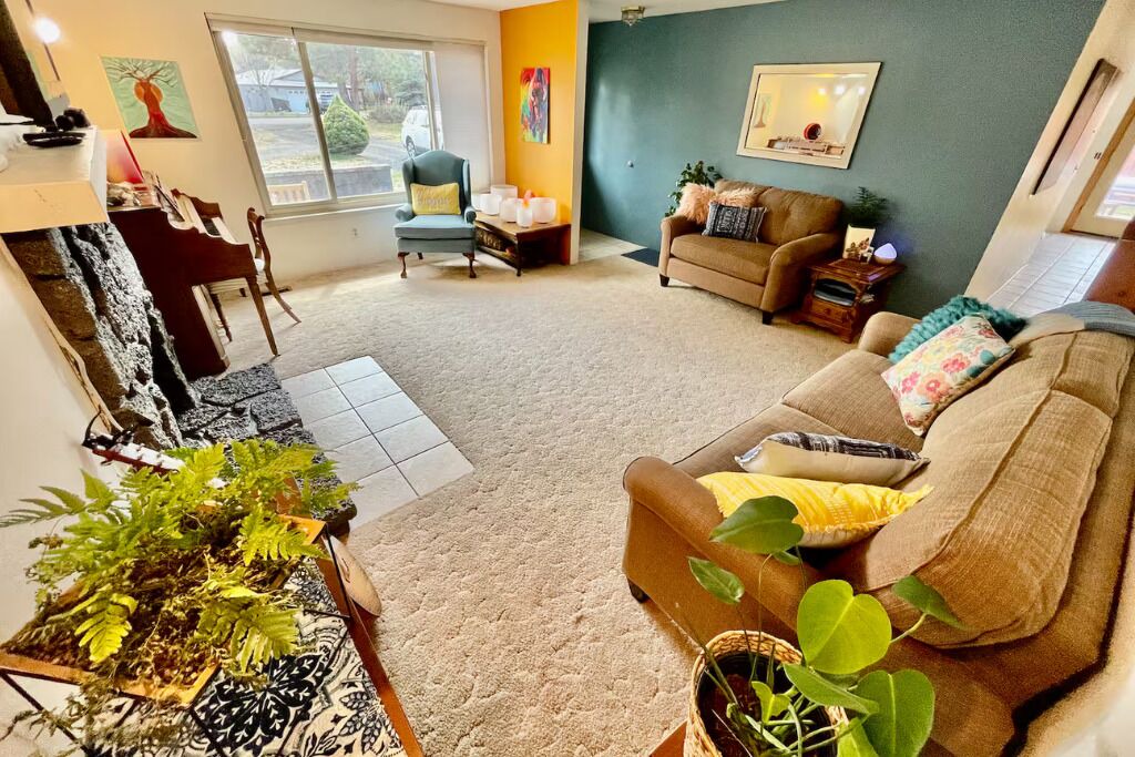Photo of Livingroom in Old Farm District