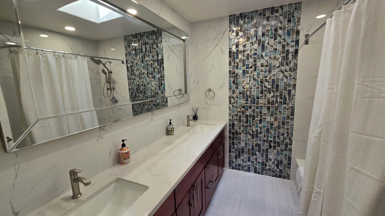 Photo of Bathroom in Mescal Corridor NW