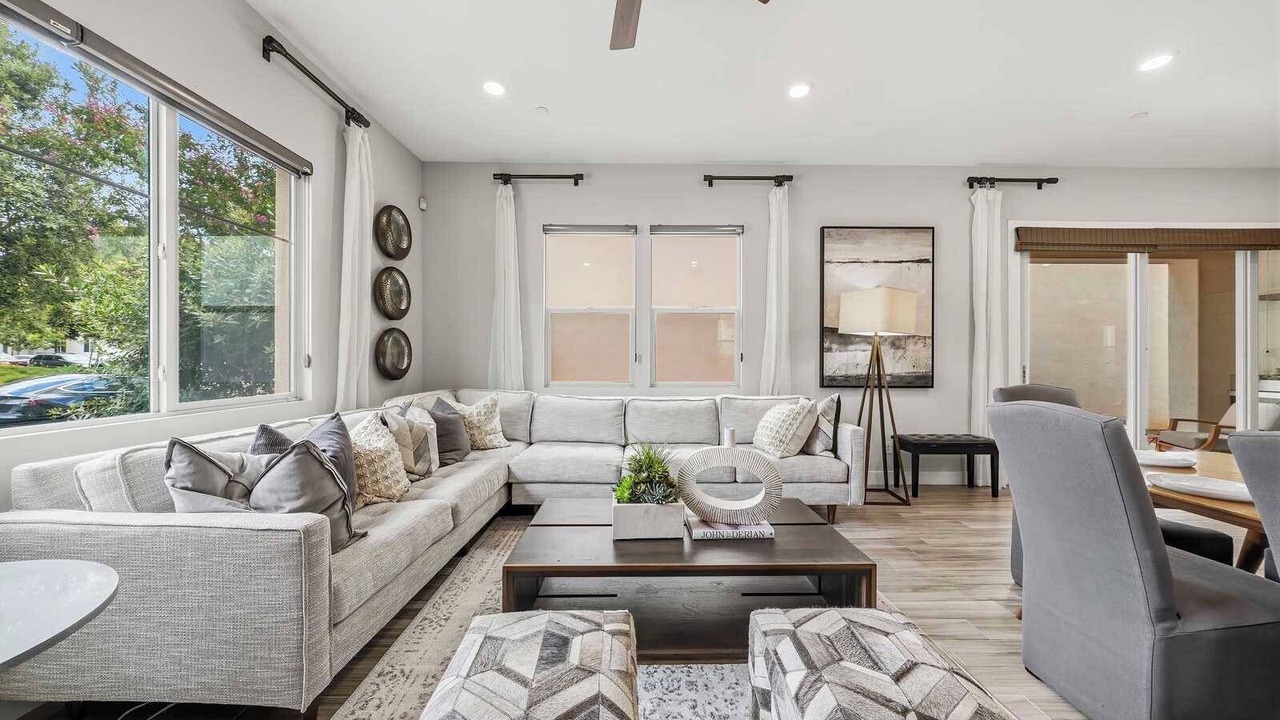 Photo of Livingroom in Irvine