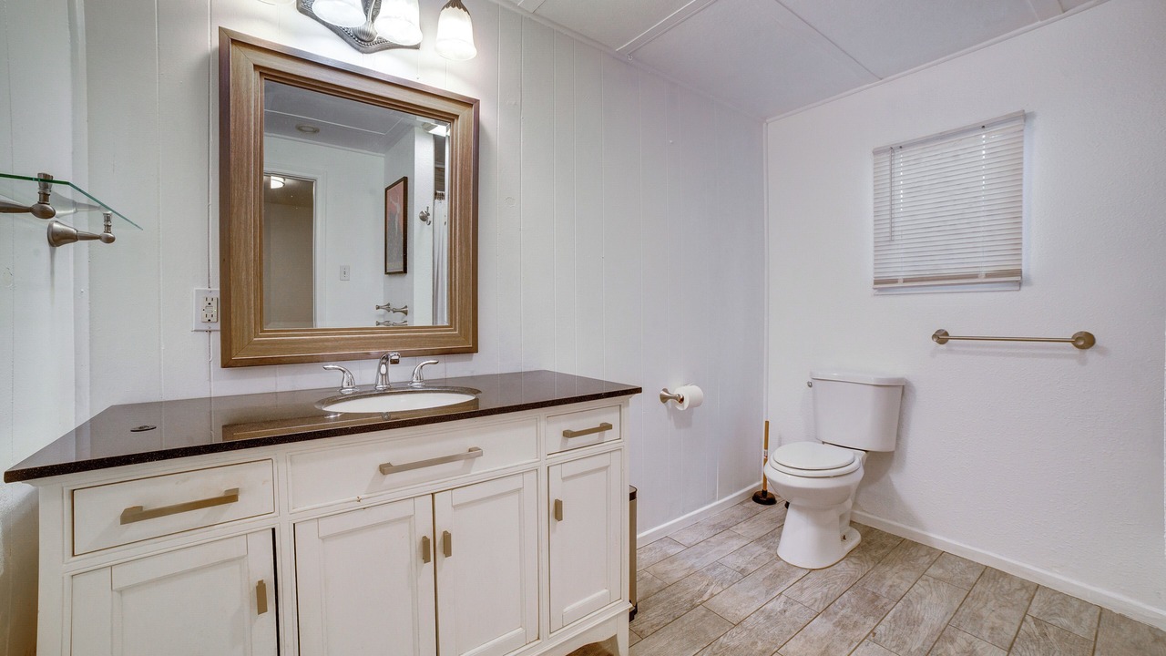 Photo of Bathroom in Downtown Riverside