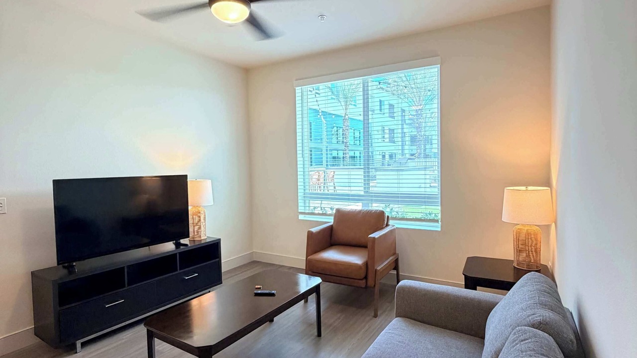 Photo of Livingroom in Midway District