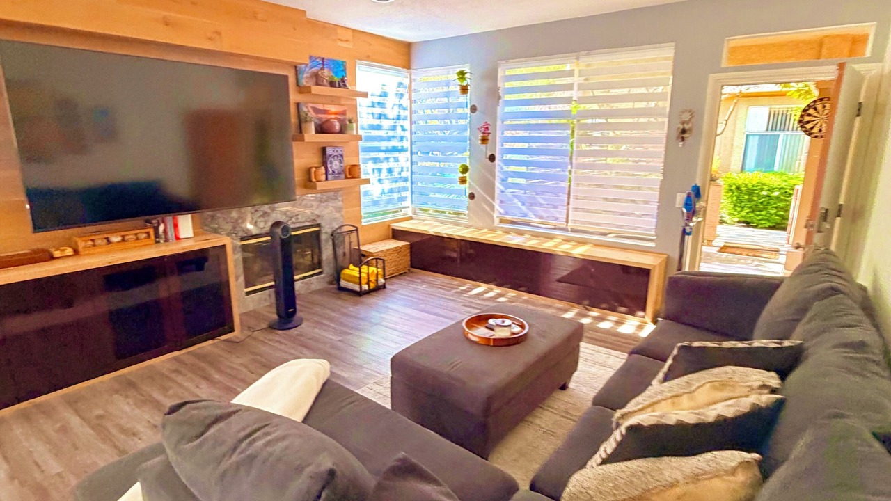 Photo of Livingroom in Foothill Ranch