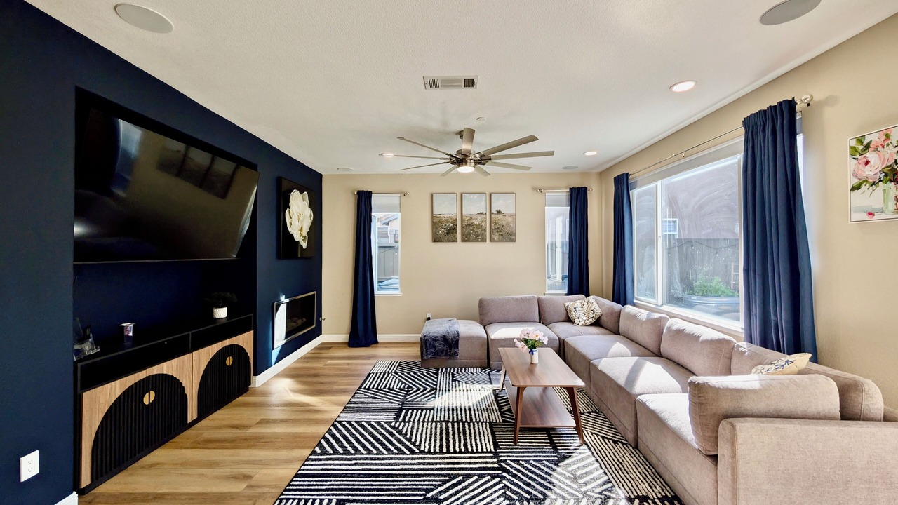 Photo of Livingroom in American Canyon