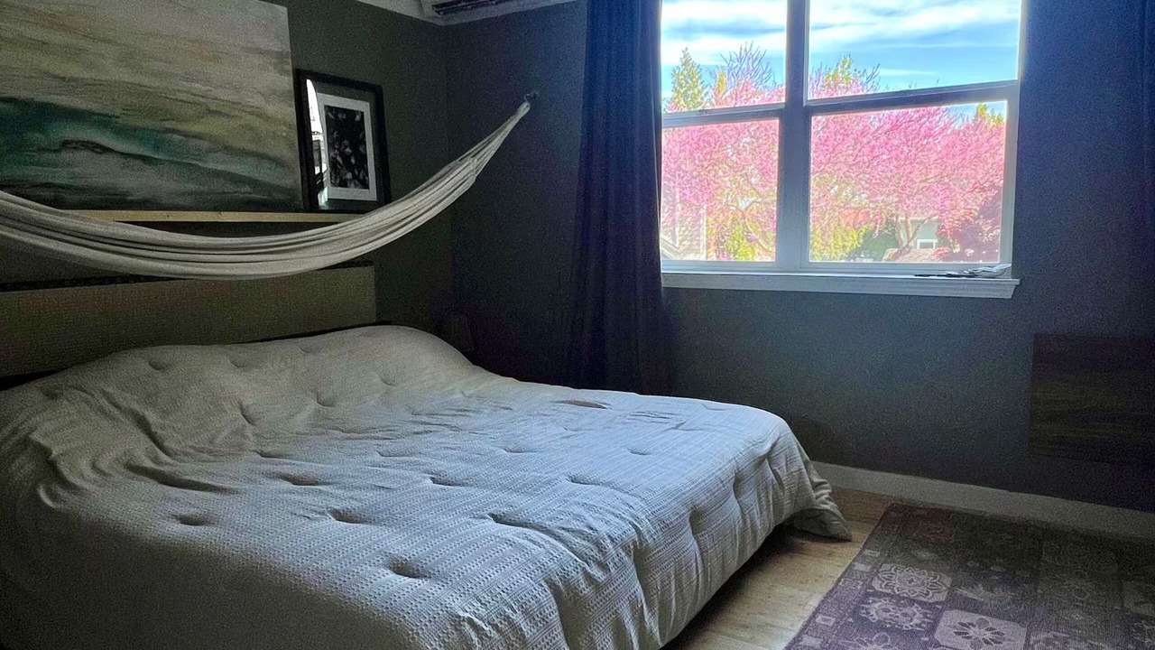 Photo of Bedroom in Columbia Way