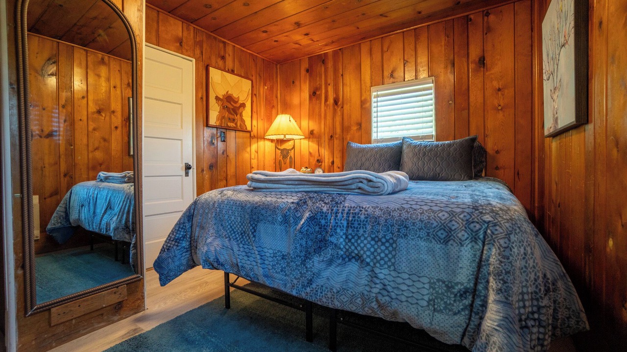 Photo of Bedroom in Fort Klamath