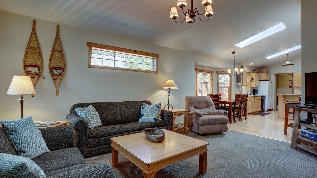 Photo of Livingroom in River West