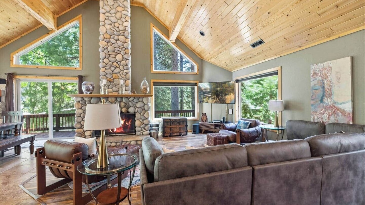 Photo of Livingroom in Strawberry