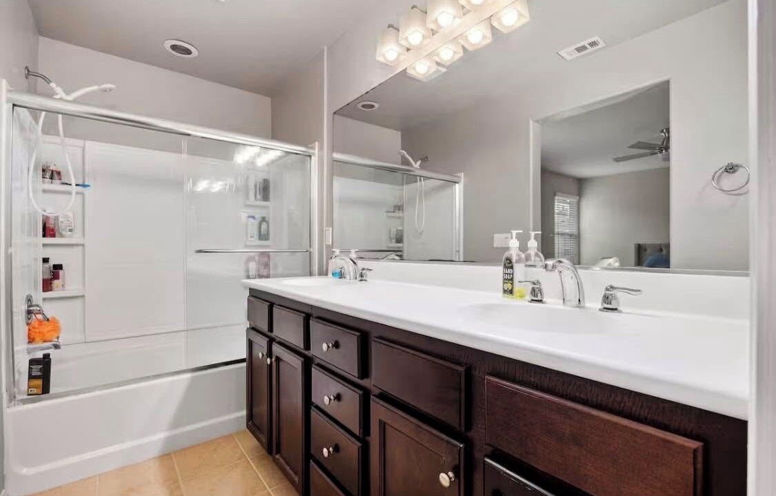 Photo of Bathroom in Mira Costa