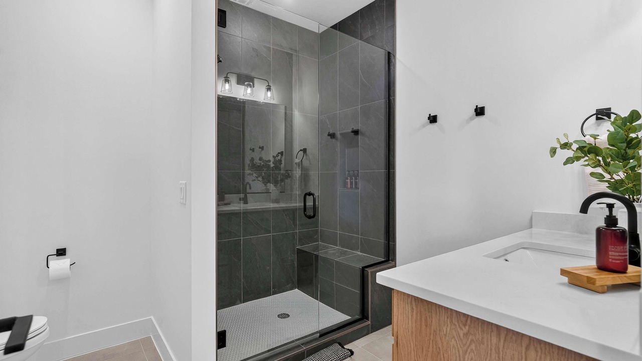 Photo of Bathroom in Greenehaven