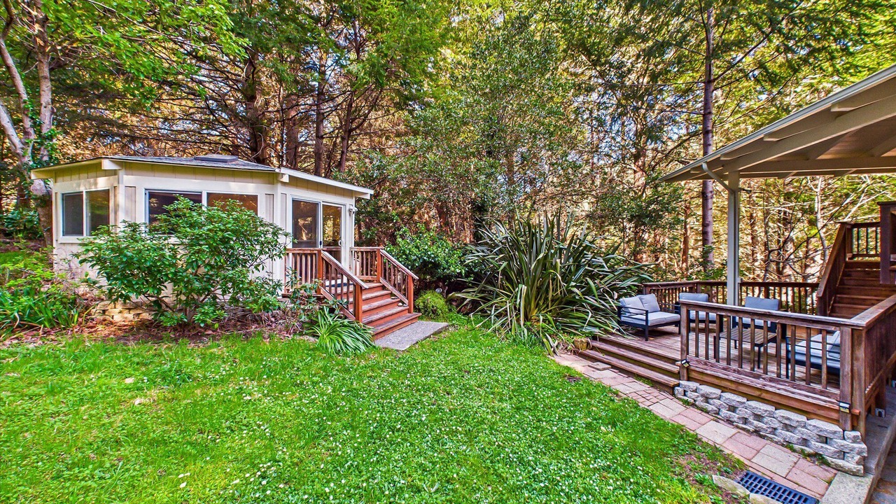 Photo of Patio Balcony in Shelter Cove