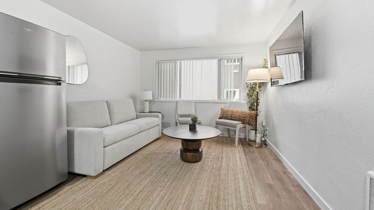 Photo of Livingroom in Amazon