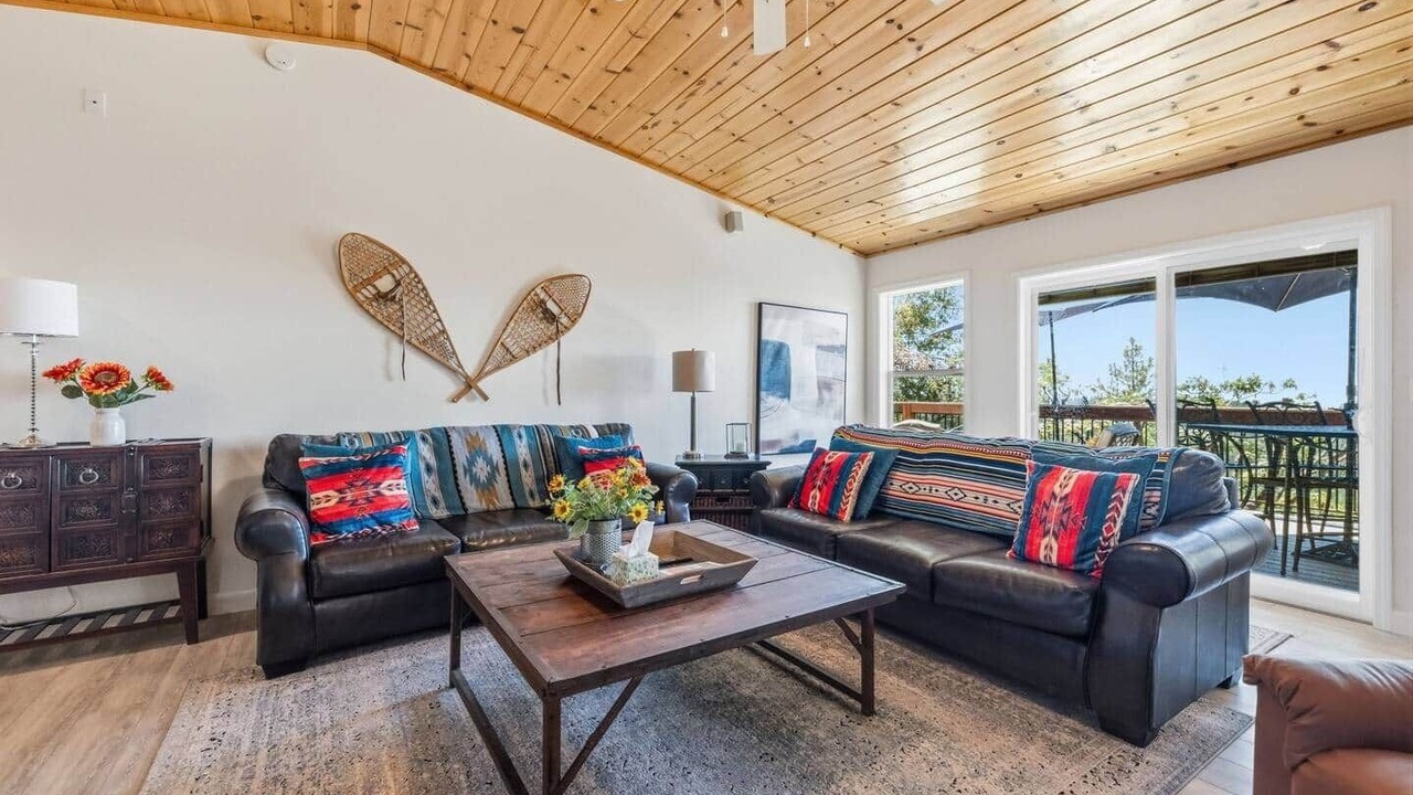 Photo of Livingroom in Twain Harte