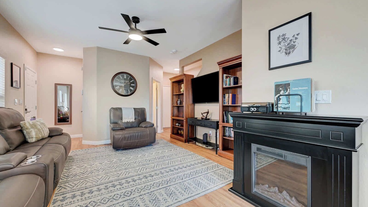 Photo of Livingroom in River Mountain
