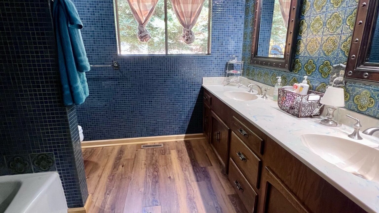 Photo of Bathroom in Lakehead