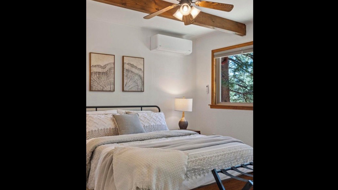 Photo of Bedroom in Strawberry
