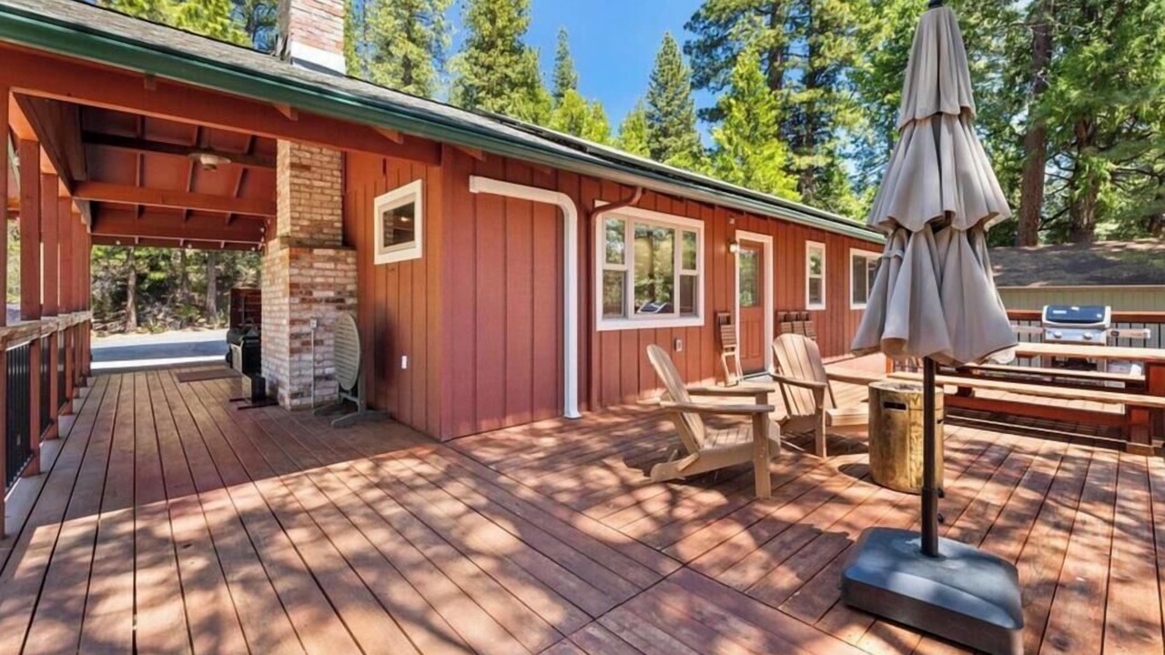 Photo of Outdoor in Strawberry