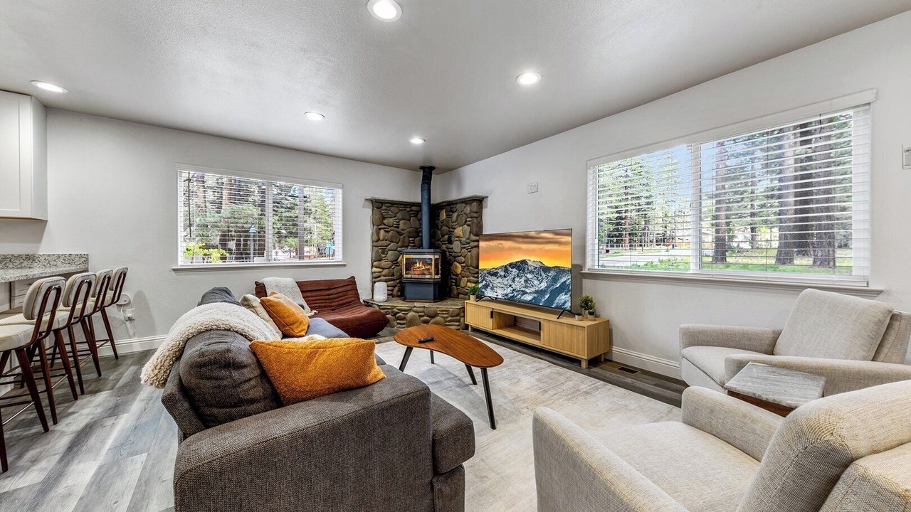Photo of Livingroom in Sierra Tract