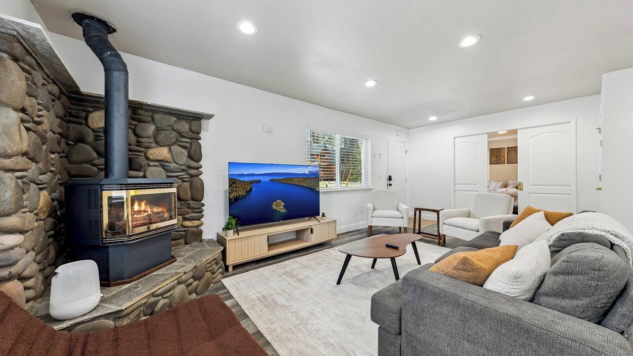 Photo of Livingroom in Sierra Tract