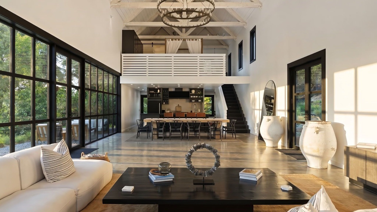 Photo of Livingroom in St. Helena