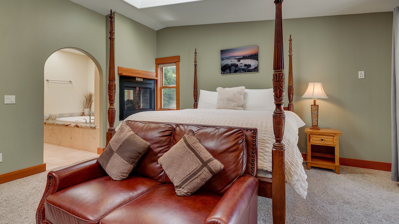 Photo of Bathroom in Country Club Estates