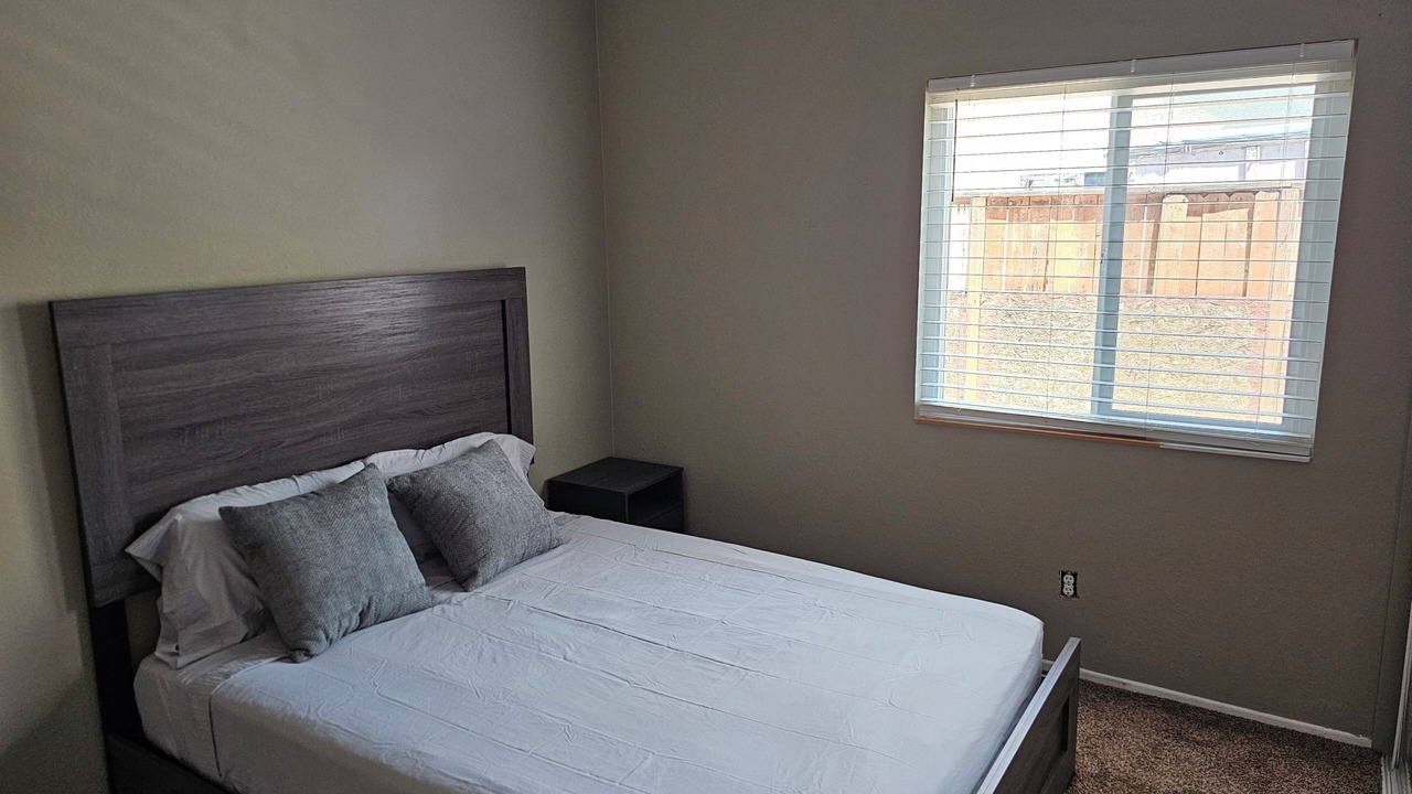 Photo of Bedroom in Rosamond