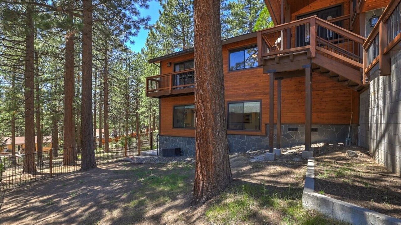 Photo of Outdoor in Round Hill Village